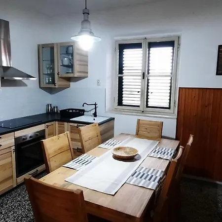 Gitta * 尼亚卢卡